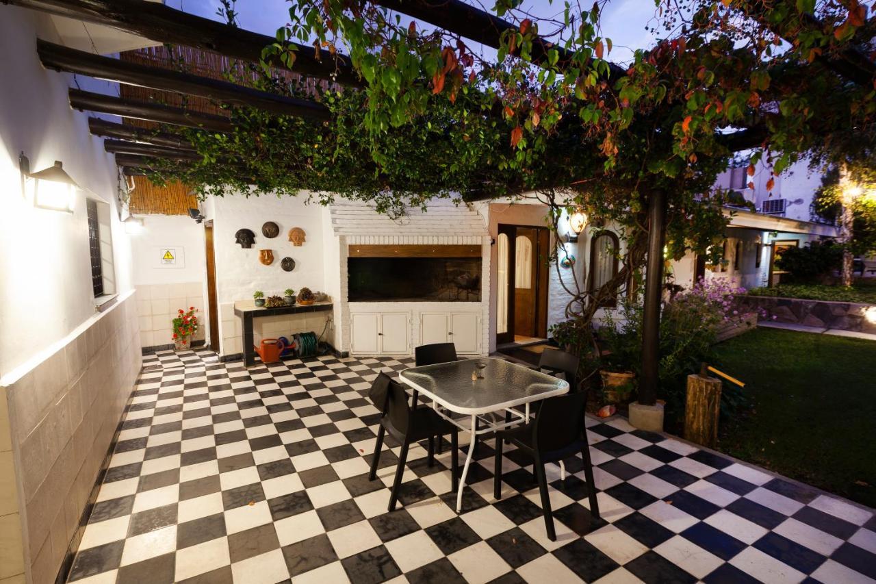 Posada De Rosas Mendoza Exterior photo